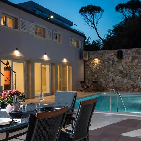 Villa Enigma *